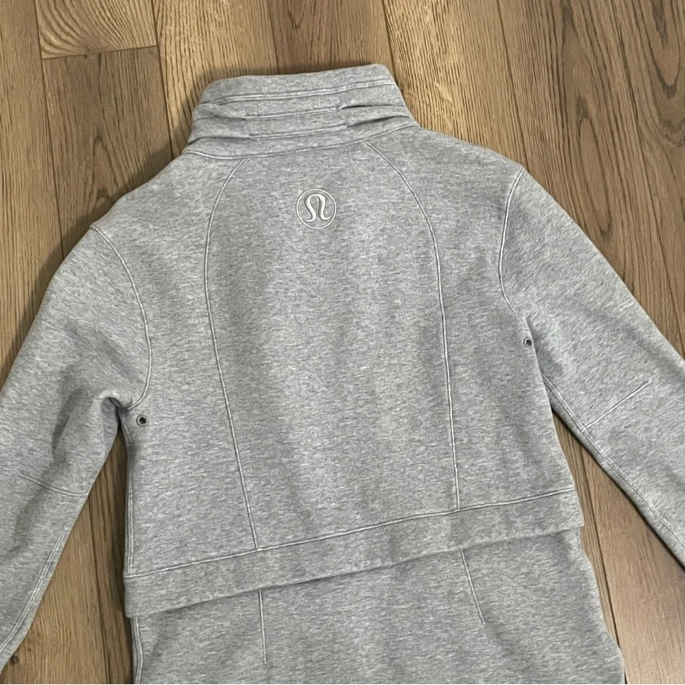 Lululemon Light As Warmth Jacket Heathered‎ Grey Yoga *Broken Zipper*